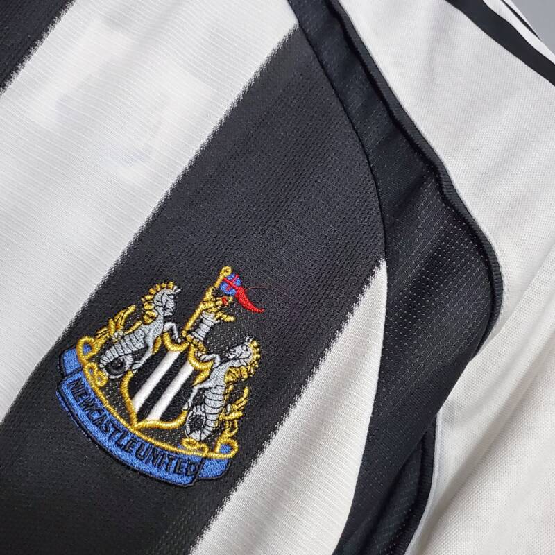 camiseta retro newcastle escudo