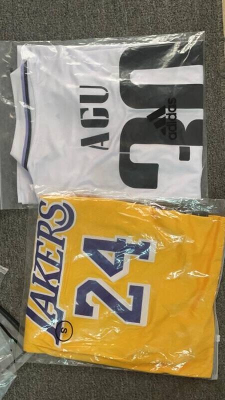 envios de la camiseta de los lakers