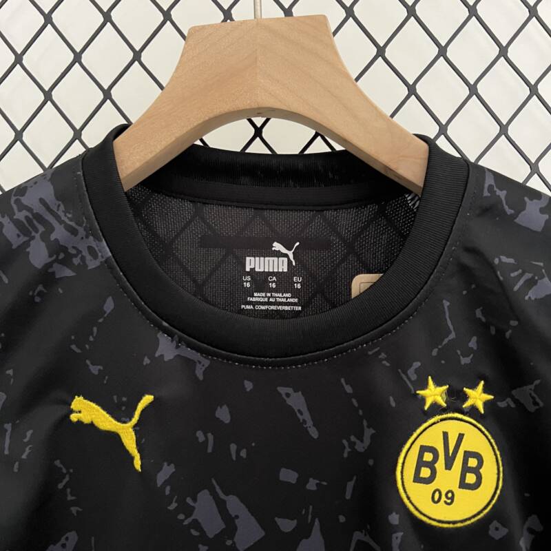 camiseta dortmund negra cuello redondo