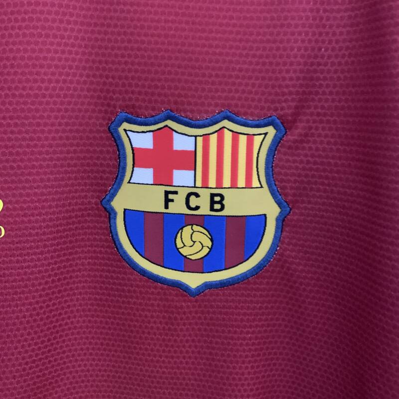 camiseta barcelona 2009 messi escudo