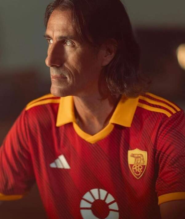 Camiseta-ASR-Roma-Version-Player-Imagenr-Referencial-1-2