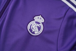 chandal-real-madrid-2025-2026-escudo