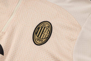 chandal-ac-milan-blanco-2024-2025-escudo