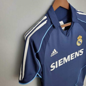 Conjunto Niño Retro Real Madrid 2005-2006 Segunda Equipación Azul