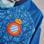 Segunda equipación RCD Espanyol 2020/21 diseño de logo