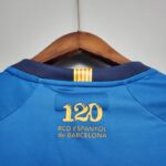 Segunda equipación RCD Espanyol 2020/21 diseño de cuello dorsal