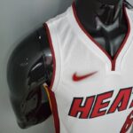 Camiseta Miami Heat White 2020/21 diseño lateral
