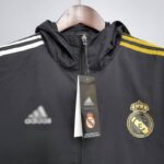 Cortavientos Real Madrid 2020/21 diseño frontal 1