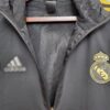 Cortavientos Real Madrid 2020/21 diseño frontal