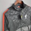 Cortavientos Liverpool Black Plaid 2021/22 diseño lateral