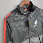 Cortavientos Liverpool Black Plaid 2021/22 diseño lateral