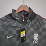 Cortavientos Liverpool Black Plaid 2021/22 diseño frontal