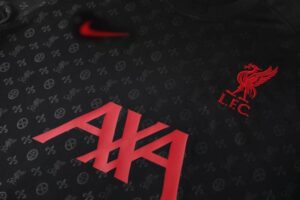 Conjunto de entrenamiento Liverpool 2020/21 diseño de logo