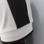 Primera equipación Player Version Juventus 2021/22 diseño de manga