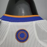 Primera equipación Player Version Real Madrid 2021/22 diseño de cuello dorsal