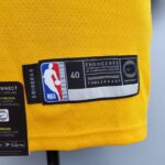 Camiseta Golden State Warriors Yellow Tram version etiqueta