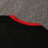 Camiseta calentamiento Manchester United 2021/22 diseño de cuello dorsal
