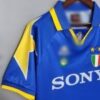 Camiseta alternativa Retro Juventus 1995/96 diseño lateral