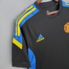 Camiseta calentamiento Manchester United 2021/22