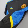 Camiseta calentamiento Manchester United 2021/22