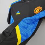 Camiseta calentamiento Manchester United 2021/22