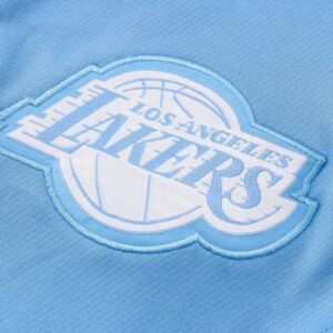 Logo de Chandal Lakers azul claro con capucha