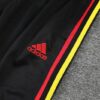 Logo del pantalon de la tercena equipacion ajax bob marley