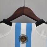 Camiseta Argentina Mundial Qatar 2022 Versión femenina cuello posterior