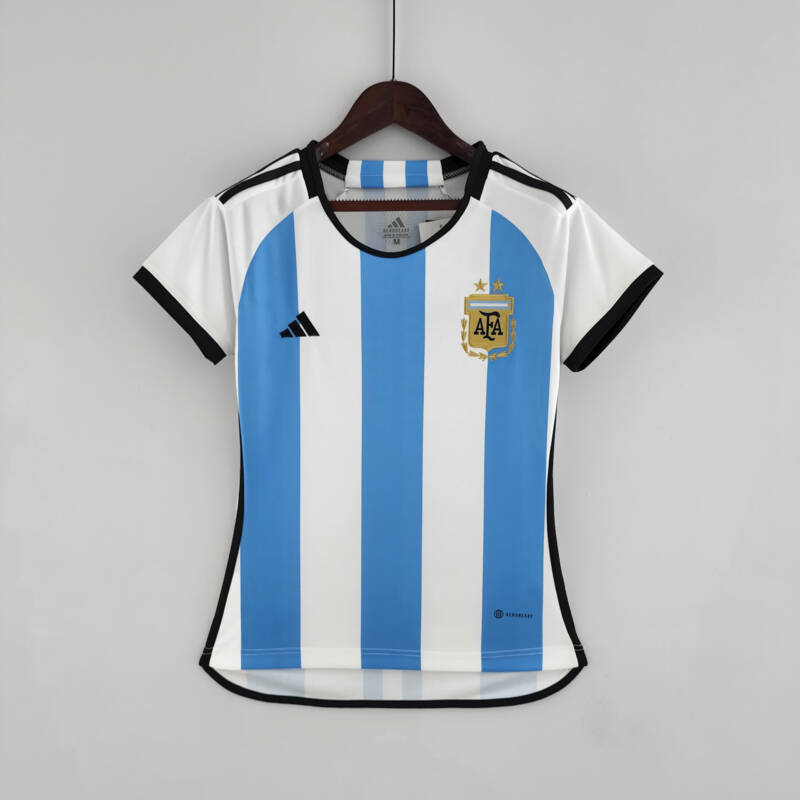 Camiseta Argentina Mundial Qatar 2022 Versión femenina frontal Camiseta Argentina Mundial Qatar 2022 Versión femenina frontal