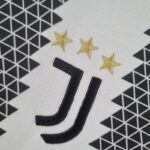 Camiseta Juventus Primera Equipación 2022-2023 Versión fan escudo