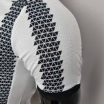 Camiseta Juventus Primera Equipación 2022-2023 Versión jugador hombro