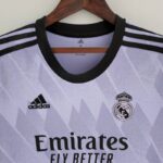 Camiseta Real Madrid segunda equipación 2022-2023 femenino pecho