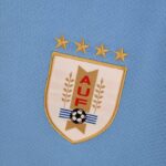 Camiseta Uruguay Mundial Qatar 2022 Versión fan escudo
