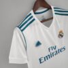 Camiseta-del-Real-Madrid-retro-primera-equipacion-temporada-2017-2018-lateral-768x768