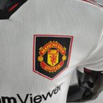 ESCUDO Camiseta Manchester United Segunda Equipación 2022-2023 Versión Jugador
