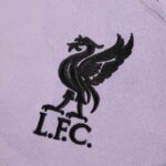 ESCUDO Camiseta Portero Liverpool 2223 Versión Morada