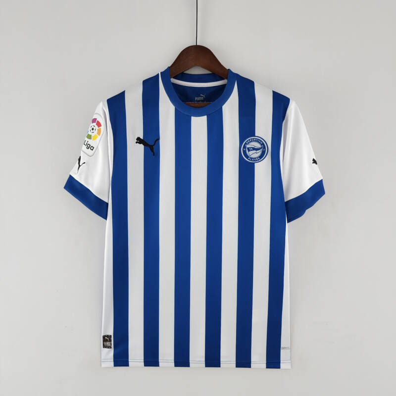 Camiseta Alaves primera equipación 2022-2023 versión fan frontal Camiseta Alaves primera equipación 2022-2023 versión fan frontal