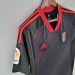 Camiseta Granada segunda equipación 2022 - 2023 versión fan lateral