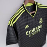 Camiseta Real Madrid tercera equipación 2022 - 2023 versión fan lateral