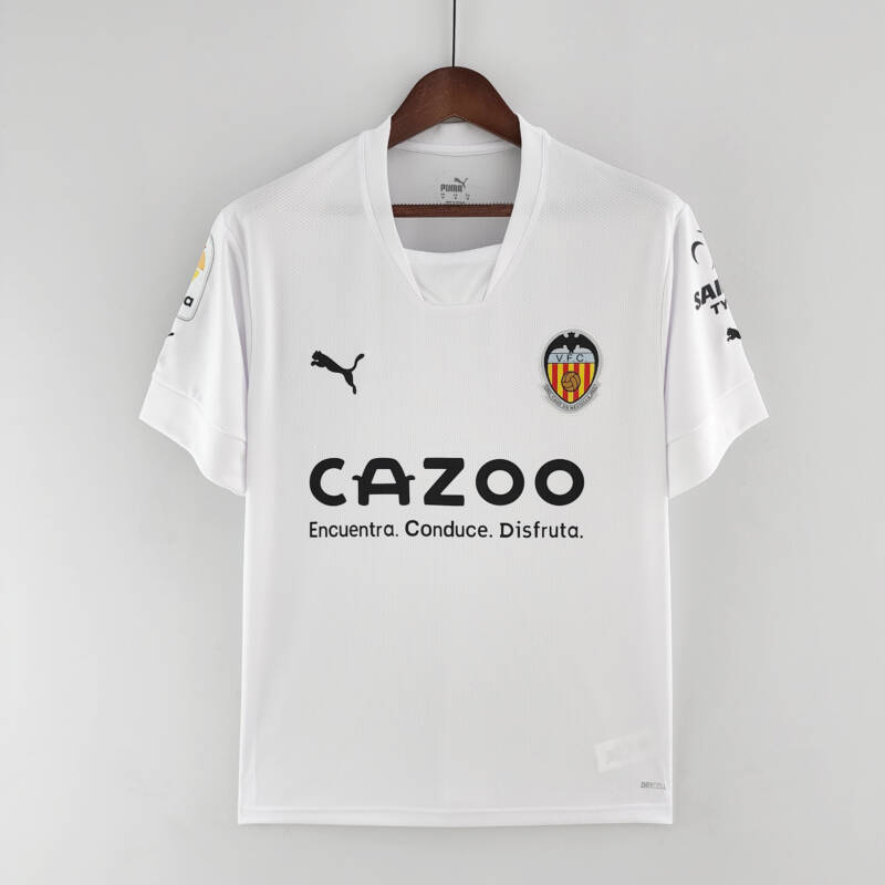 Camiseta Valencia primera equipación 2022-2023 versión fan frontal Camiseta Valencia primera equipación 2022-2023 versión fan frontal