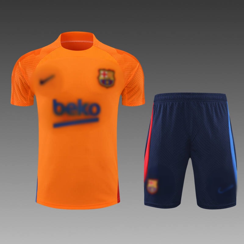 Conjunto de entrenamiento del FC Barcelona manga corta naranja - 2022-2023 - frontal Conjunto de entrenamiento del FC Barcelona manga corta naranja - 2022-2023 - frontal