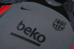 Conjunto de entrenamiento manga corta FC Barcelona gris - 2022-2023 - pecho 1