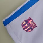 Pantalón corto Barcelona segunda equipación 2021-2022 escudo