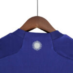 Camiseta alternativa de Argentina color violeta cuello anterior