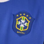 Camiseta retro Brasil segunda equipación 2006 - escudo