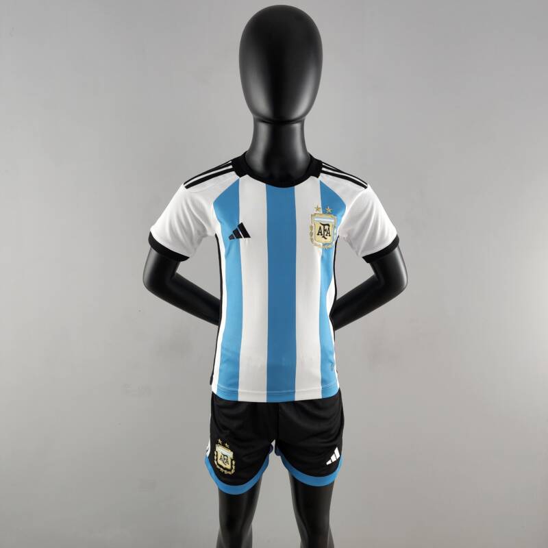 Conjunto niños Argentina Qatar 2022 - frontal conjunto de niño argentina 3 estrellas