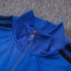 Cuello de la chaqueta Real Madrid azul 2022-2023