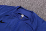 Cuello de la chaqueta del chándal azul de la FC Barcelona 2022-2023