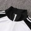 Cuello de la chaqueta del chándal blanco de la Juventud 2022-2023