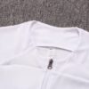 Cuello de la chaqueta del chándal blanco del Paris Saint-Germain 2022-2023